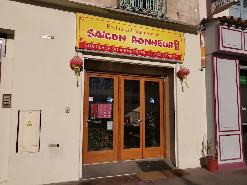 Saigon bonheur 999 restaurant in Luc