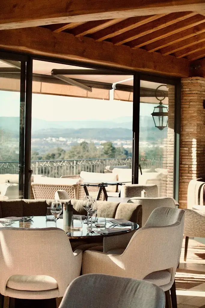 La Table du Château - Château Les Preyres - Restaurant dans le Var_Muy_slider_image_1