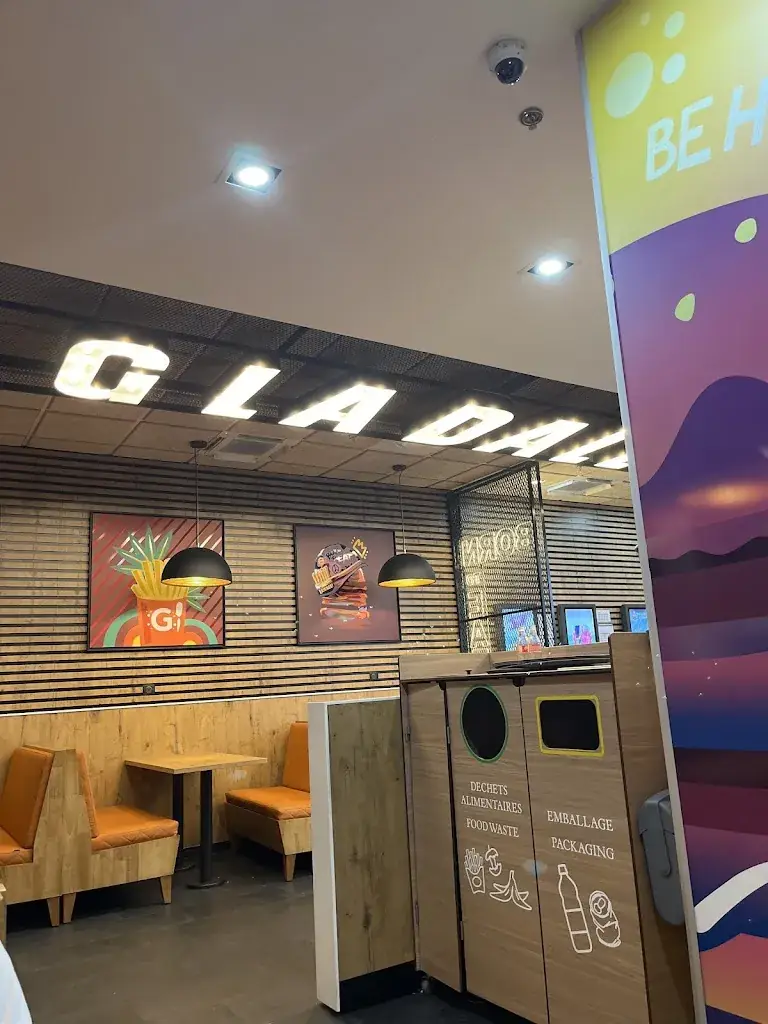 Nouria Ousseini_G LA DALLE - Le Merlan_Marseille_review