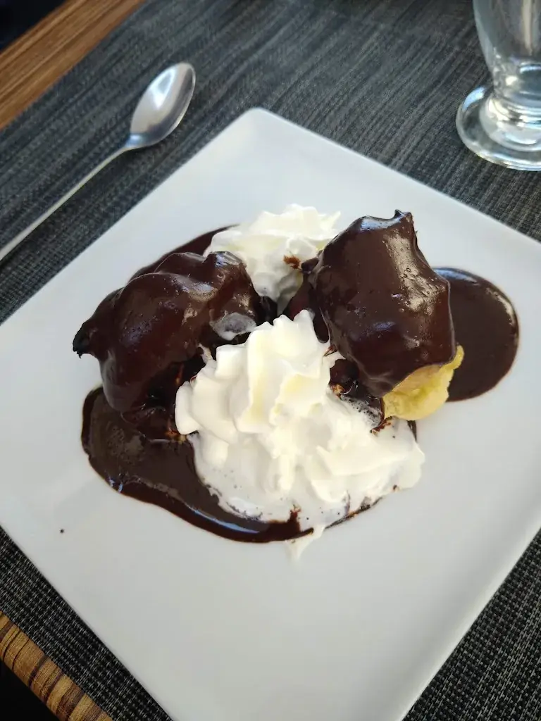 Filippo Cesare Ferrara_Io e Te_Marseille_review