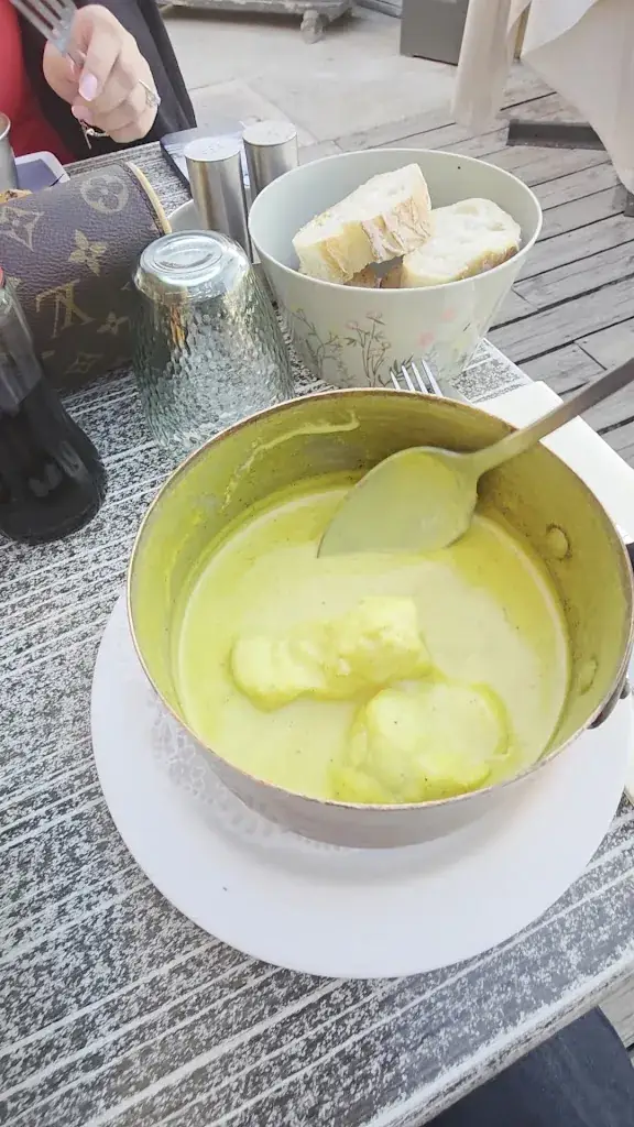 Le Petit Pavillon_Marseille_slider_image_2