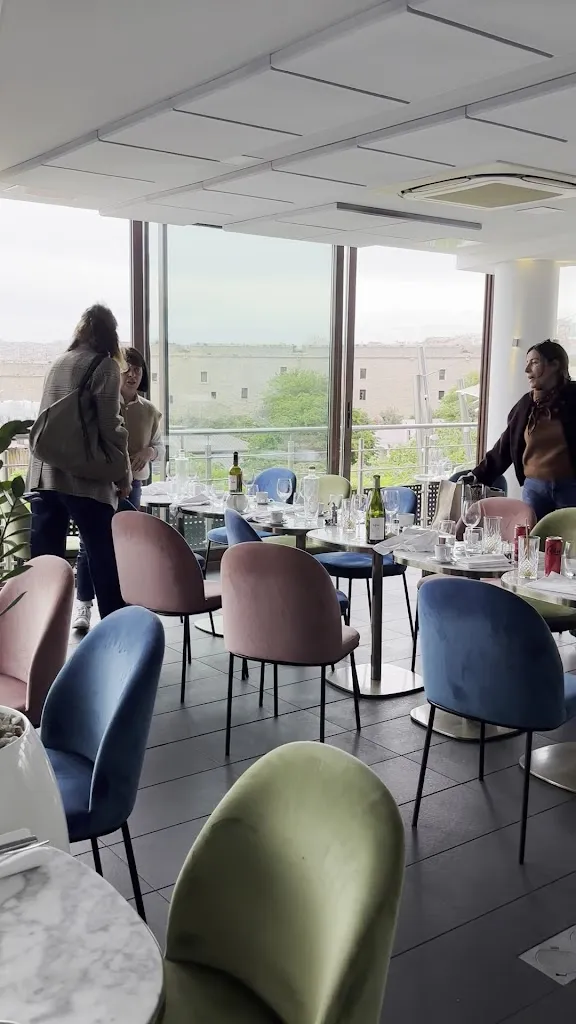 Magâté_Marseille_slider_image_2