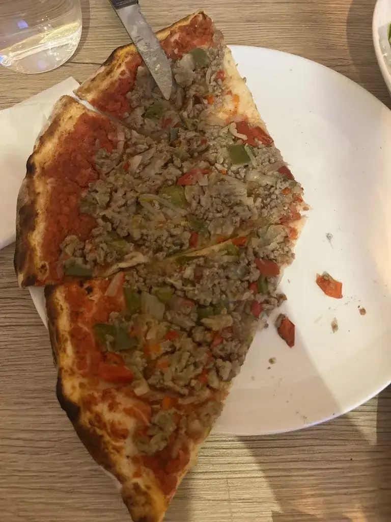 Pizza du Pharo_Marseille_slider_image_3