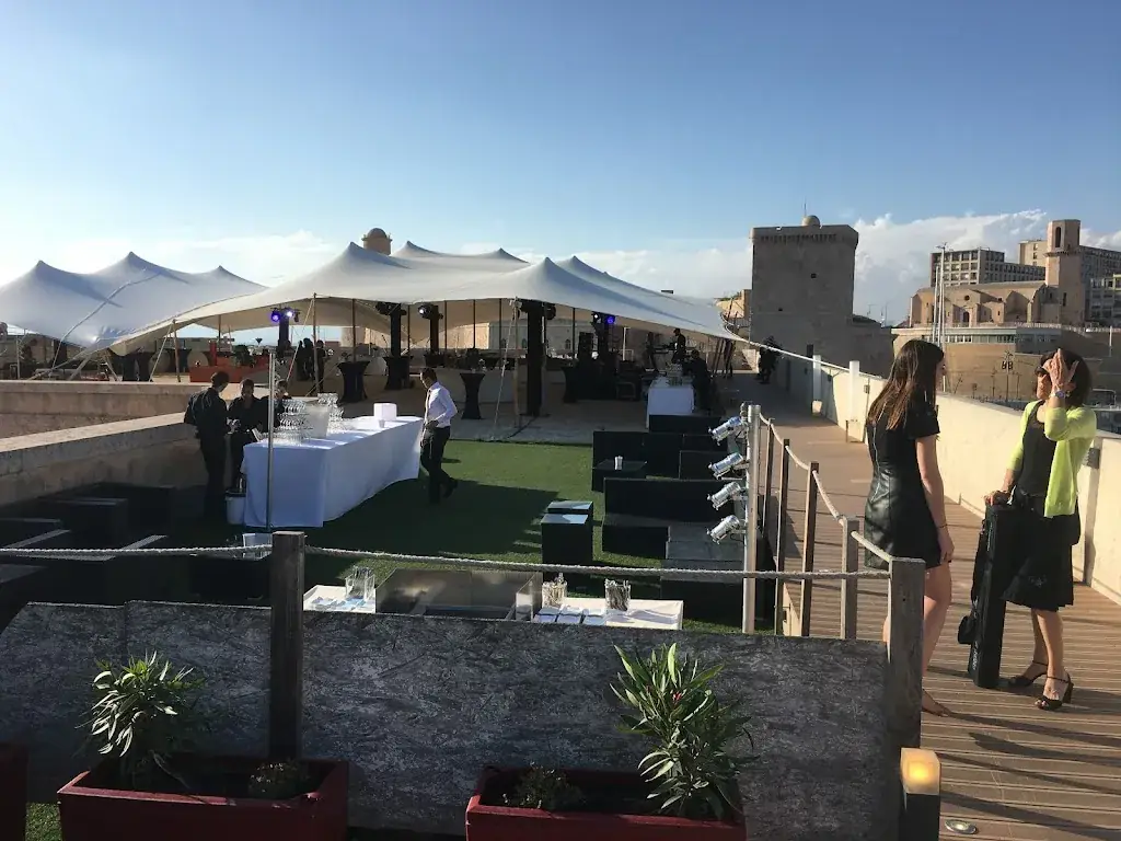 Franck Folly - de Lapomarède_Fort Ganteaume_Marseille_review