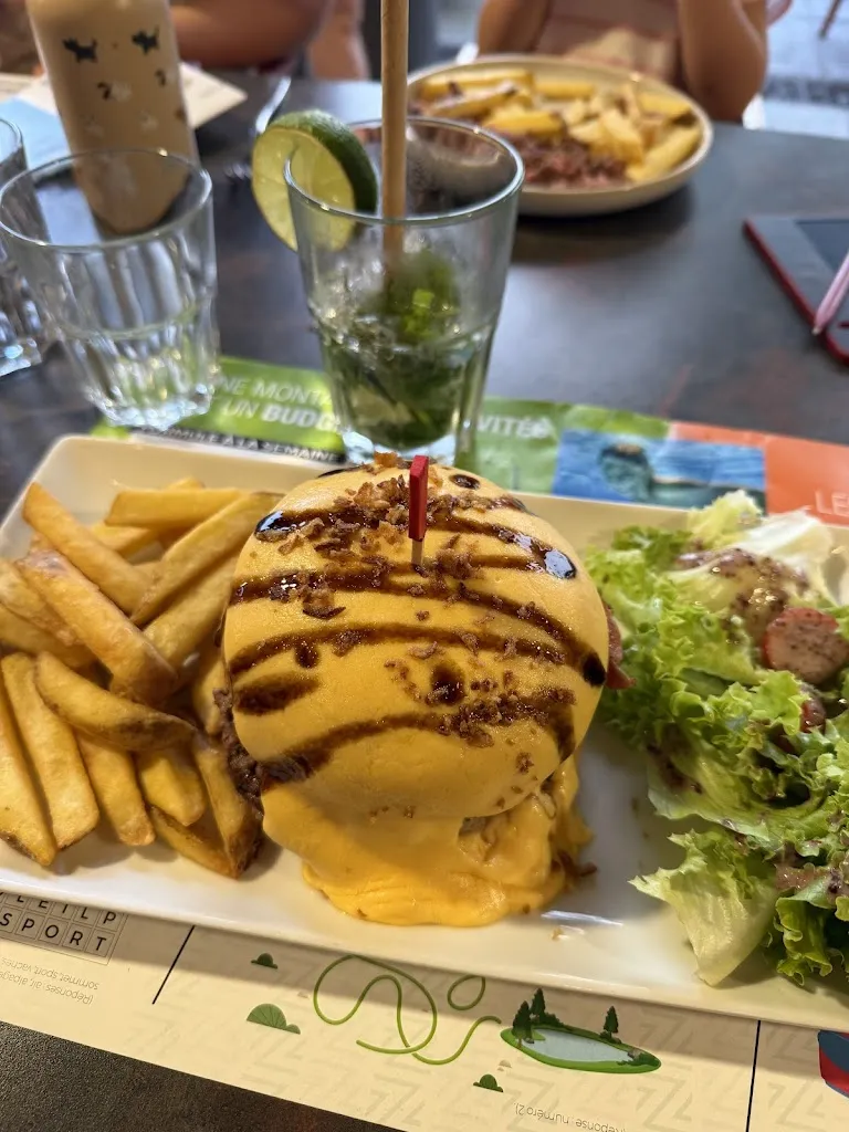 Grizzly pub_Arâches-la-Frasse_slider_image_2