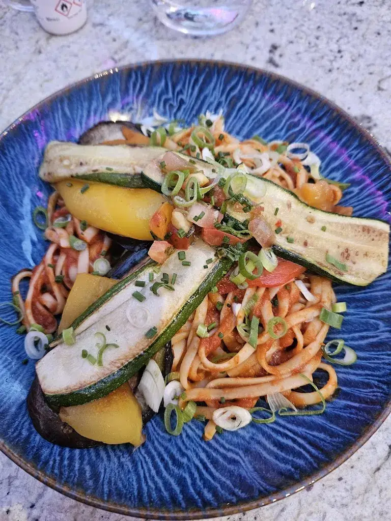 Charlotte raepsaet_Factory Avignon_Pontet_review