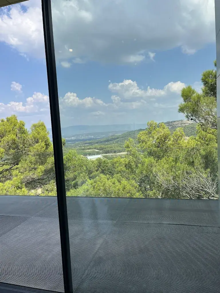 F Macro_Villa La Coste_Puy-Sainte-Réparade_review