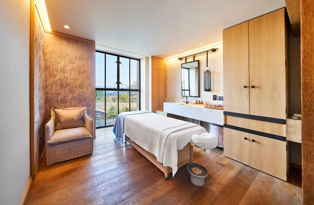 Villa La Coste_Puy-Sainte-Réparade_slider_image_3