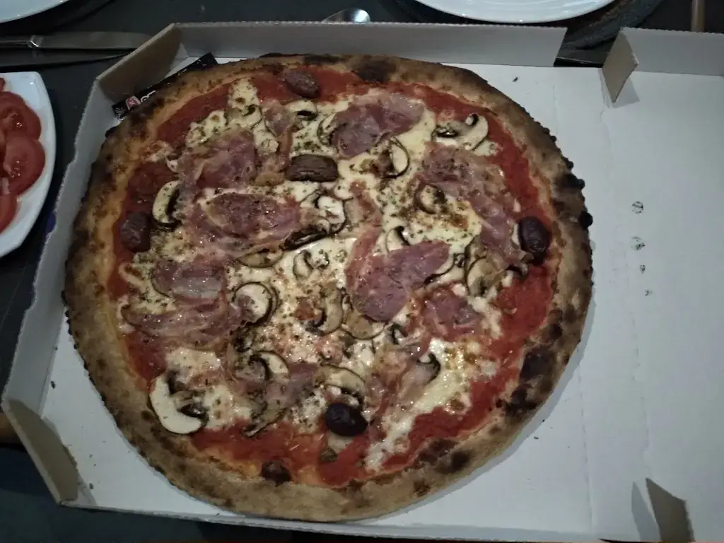 Dana Tegg_La Pizza du Village_Puy-Sainte-Réparade_review