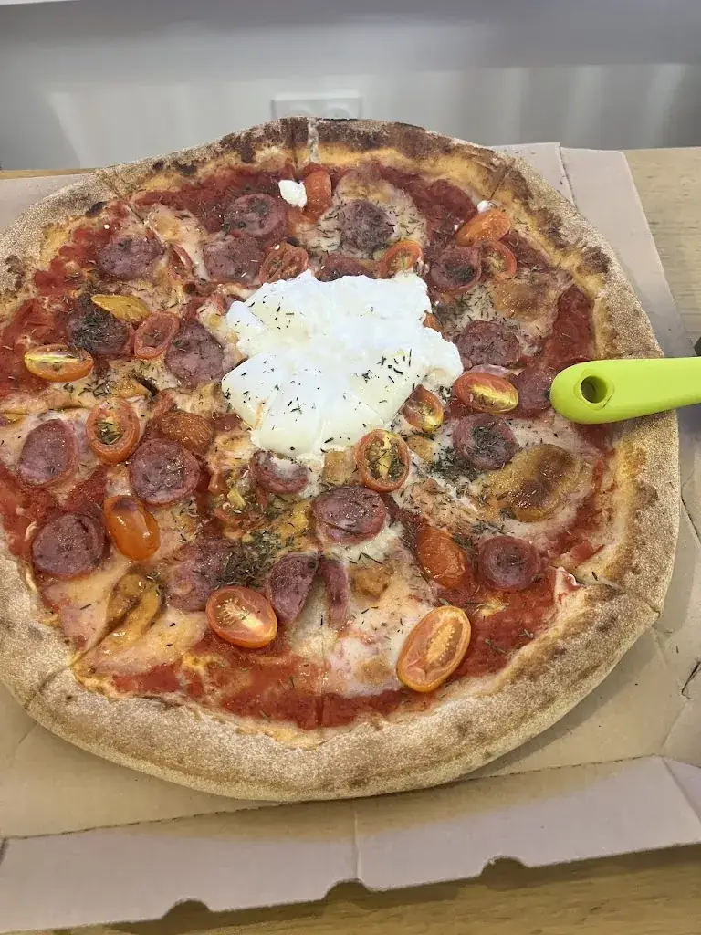 Armando Ragolia_La Pizza du Village_Puy-Sainte-Réparade_review