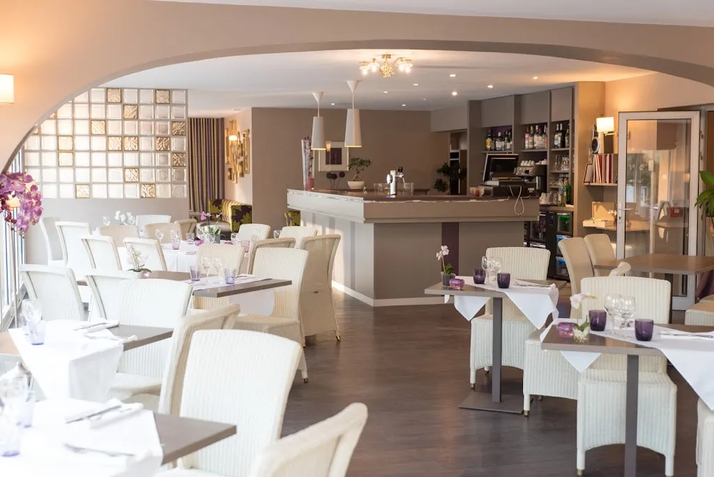 Les Restanques du Thoronet restaurant in Thoronet