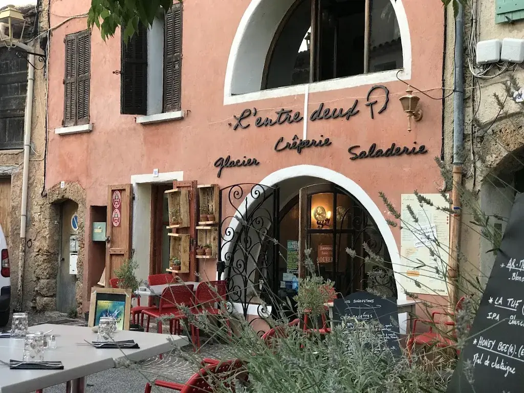 L'entre Deux restaurant in Thoronet