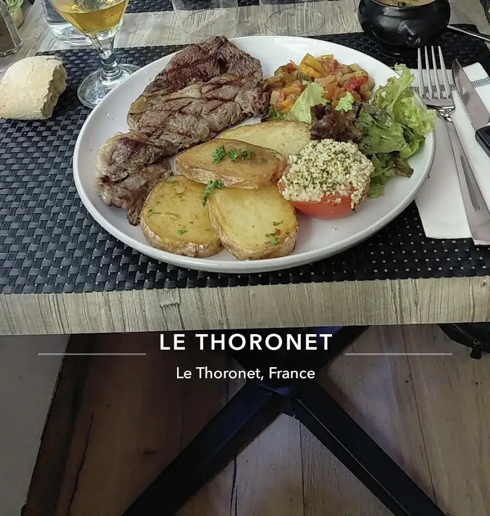 Alexia Emard_Chez Nous Le Thoronet_Thoronet_review