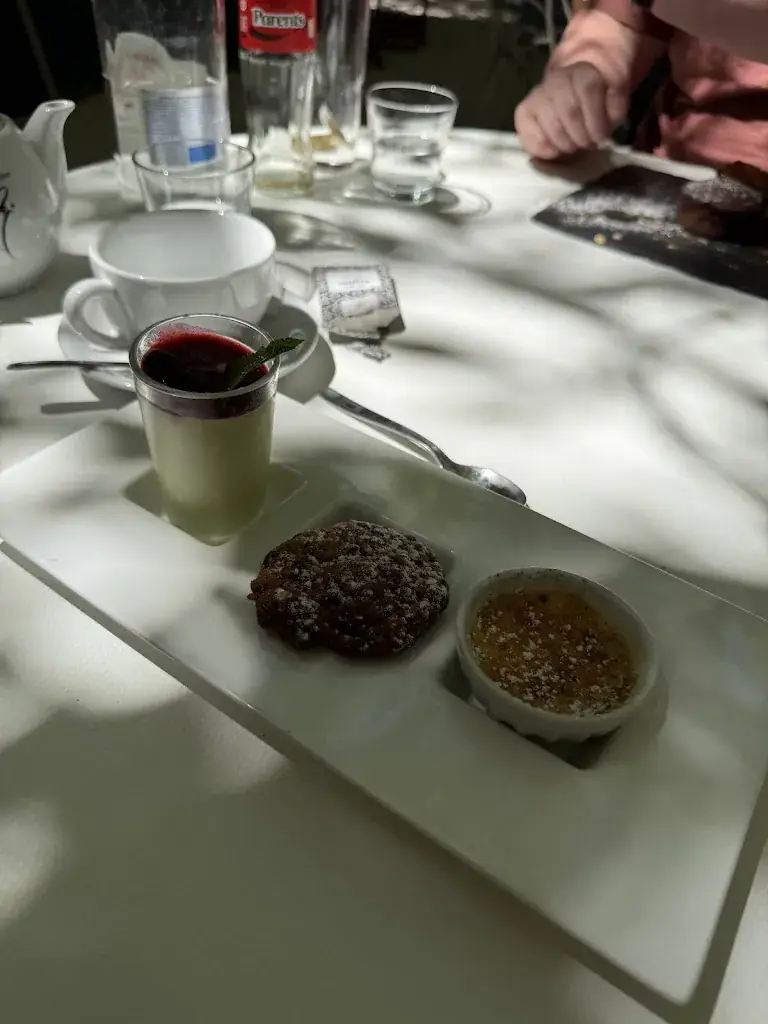 Francesca_Chez Thomé_Tholonet_review