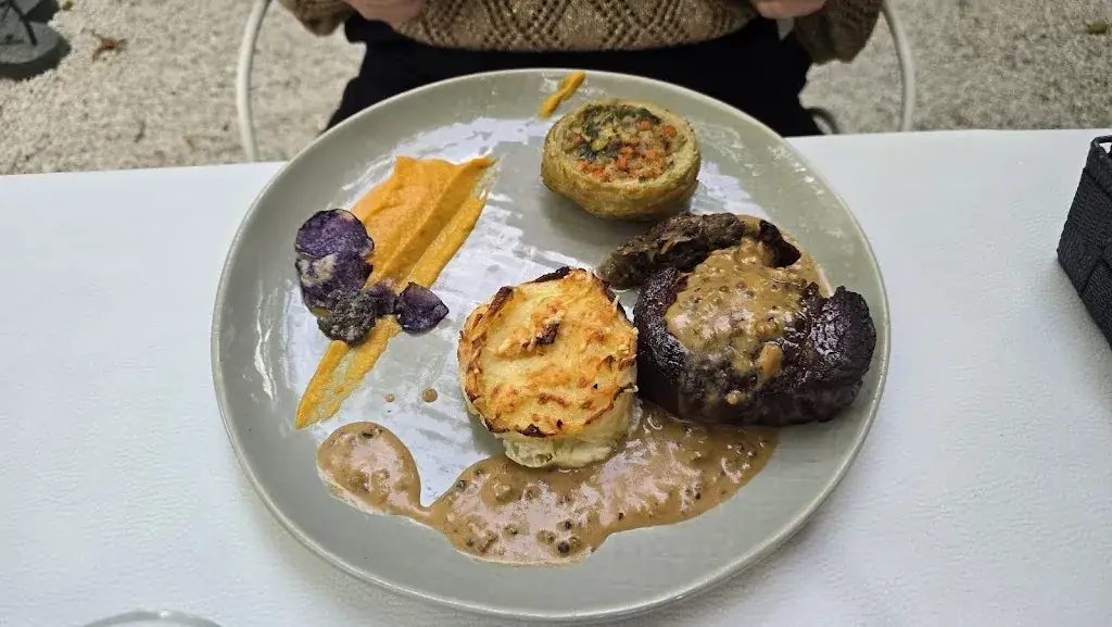 Nicholas Ng_Chez Thomé_Tholonet_review