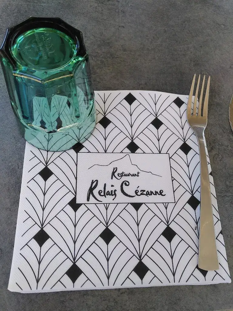 Stephanie Ilona Horvath_Le Relais Cézanne - Restaurant_Tholonet_review