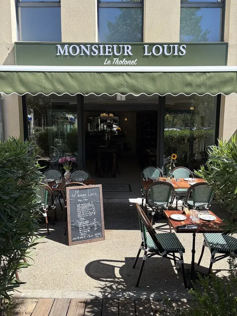 Monsieur Louis Le Tholonet_Tholonet_slider_image_1