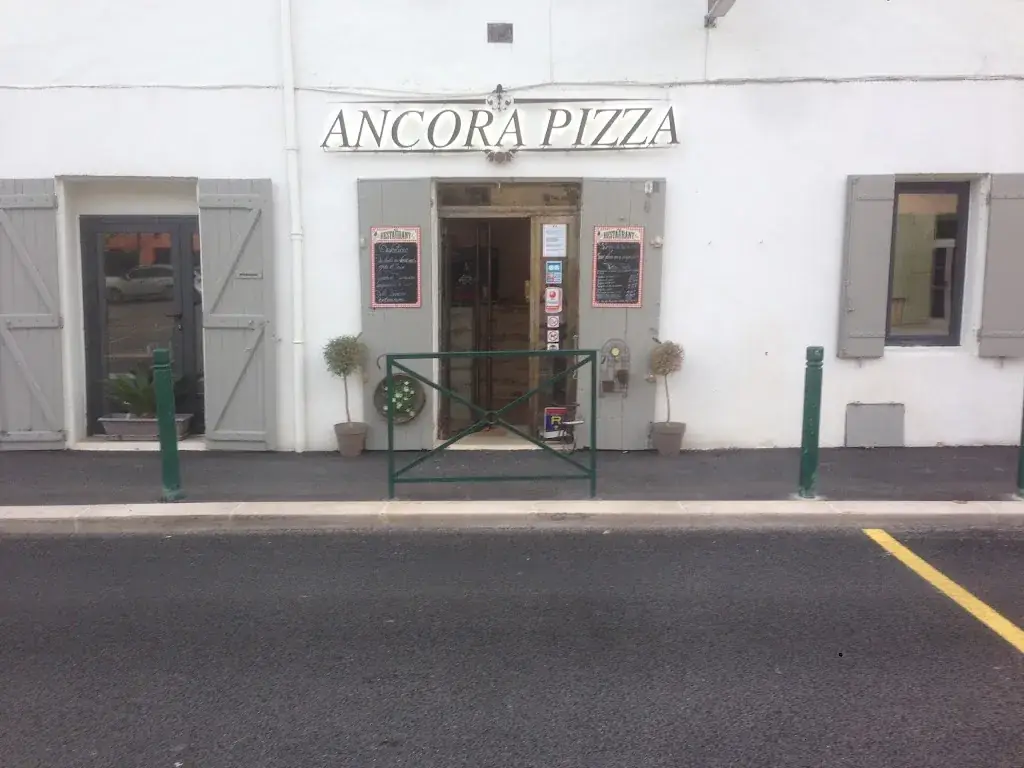 Ancora Restaurant in Tholonet