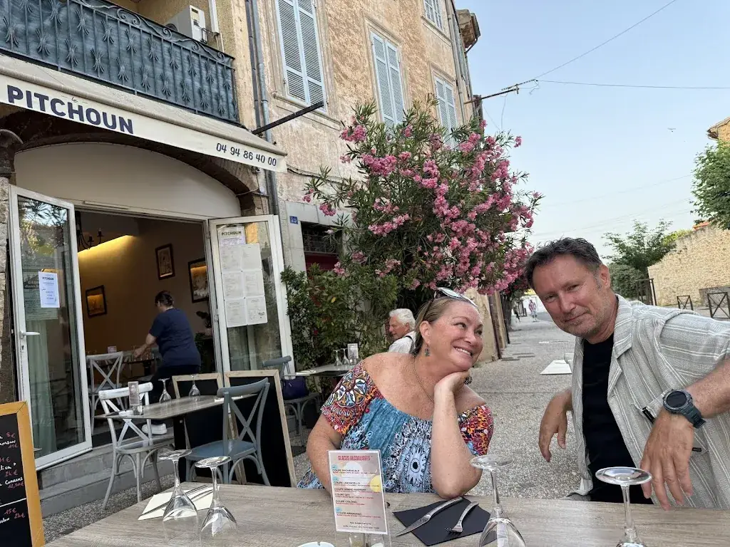 Jon Saxe_Le Pitchoun_Val_review