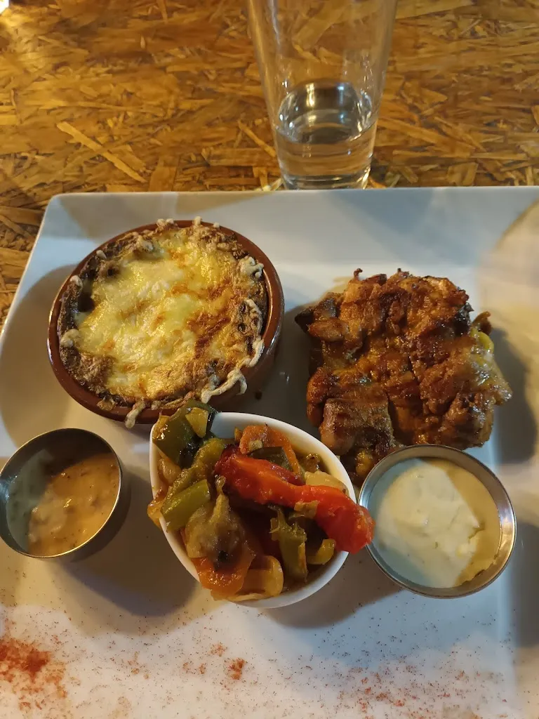 Myriam Goutal_HANGAR GRILL_Marseille_review