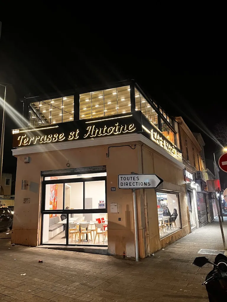 Les Terrasses Saint Antoine Restaurant in Marseille