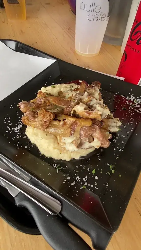 Caro Wood_BULLE CAFE LES ARCS_Bourg-Saint-Maurice_review