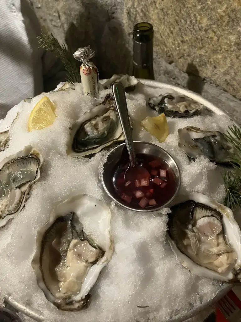 Sherry Taylor_La Vache Rouge_Bourg-Saint-Maurice_review