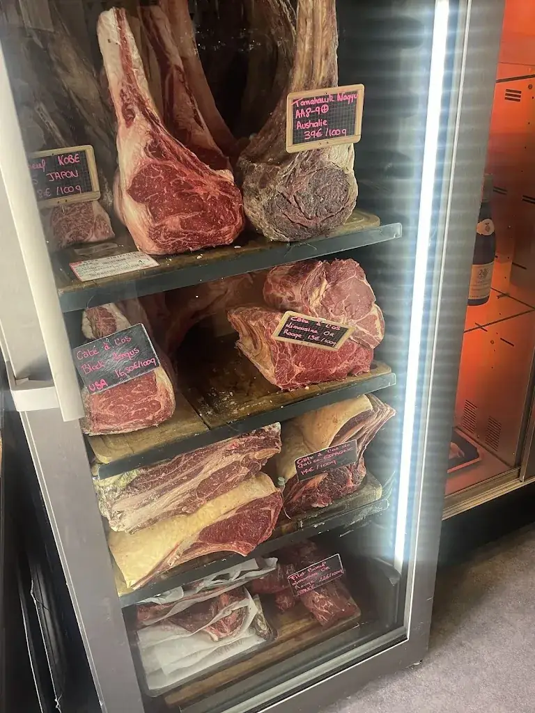 Caz Wouss_La Vache Rouge_Bourg-Saint-Maurice_review