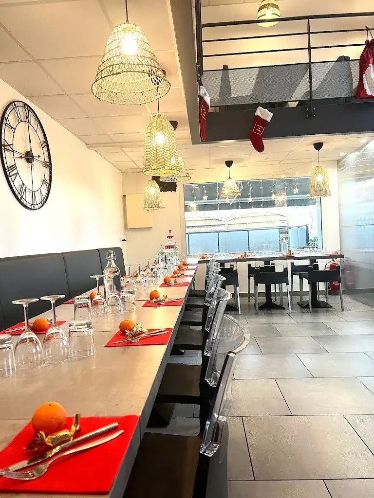 Restaurant le 75_Saint-Genis-Laval_slider_image_3