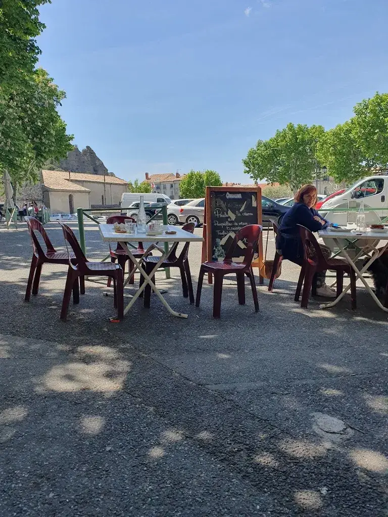 La Pâte à Pat restaurant in Mées