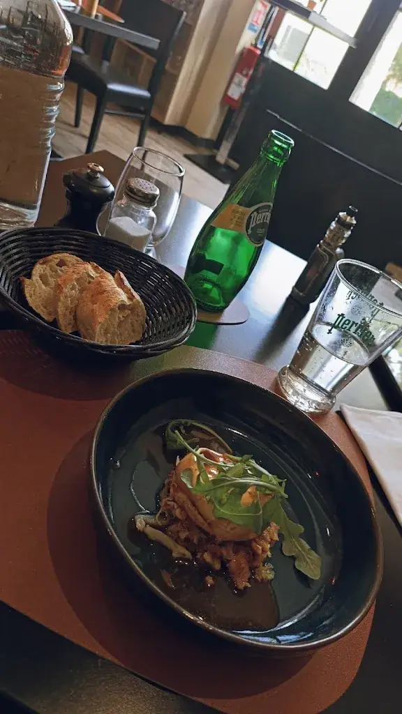 Steven Minet_Le Rocher_Mées_review