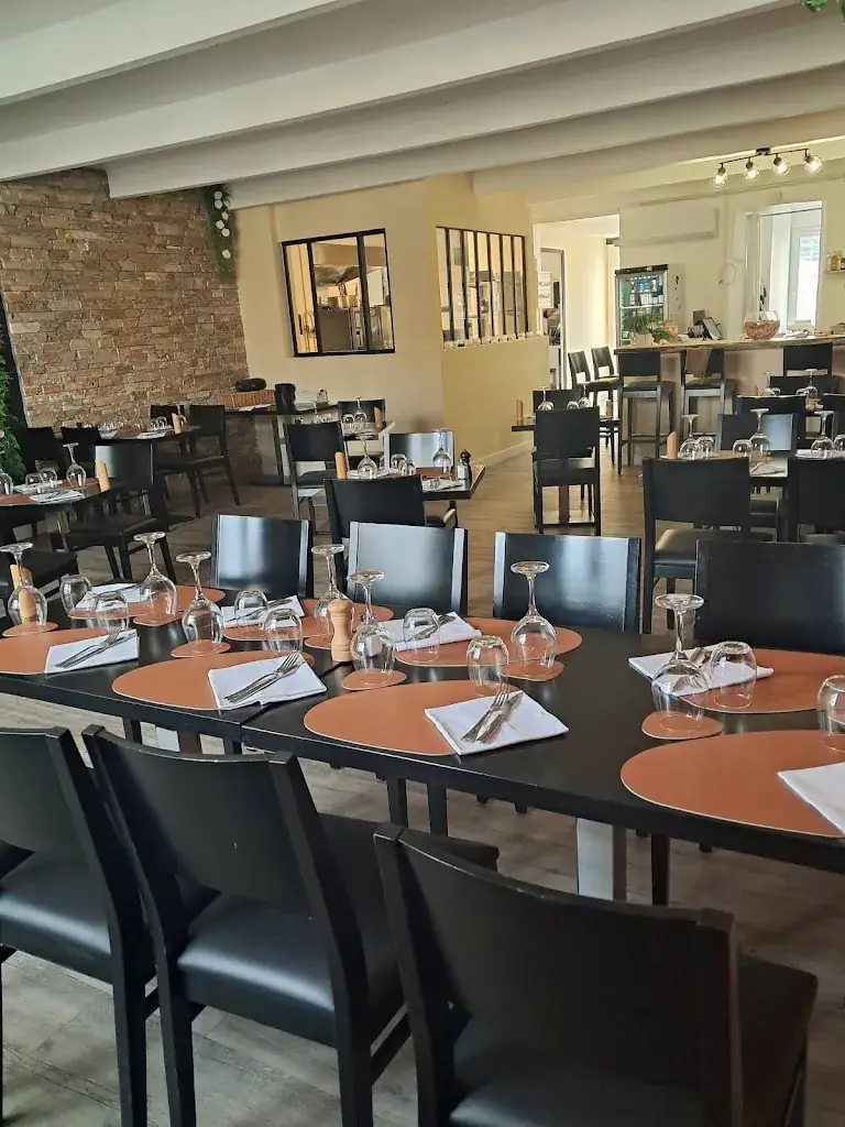 Le Rocher restaurant in Mées