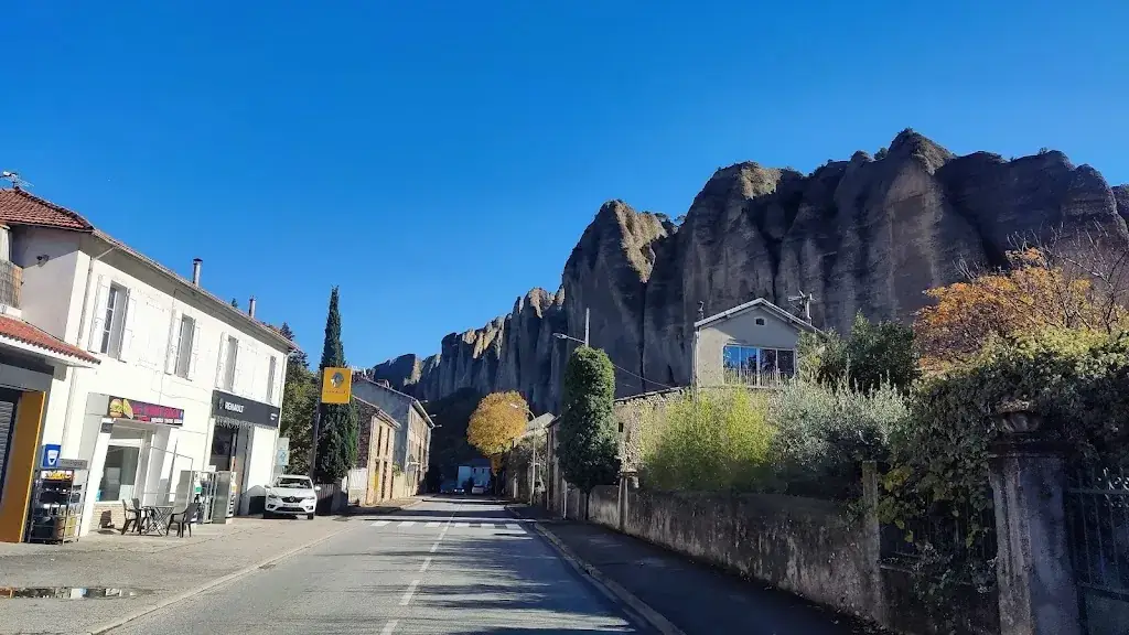 Le Saint roch restaurant in Mées