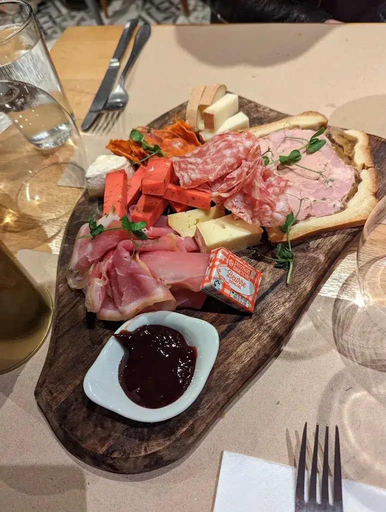 Trevor Hansen_Pompette_Malemort-du-Comtat_review