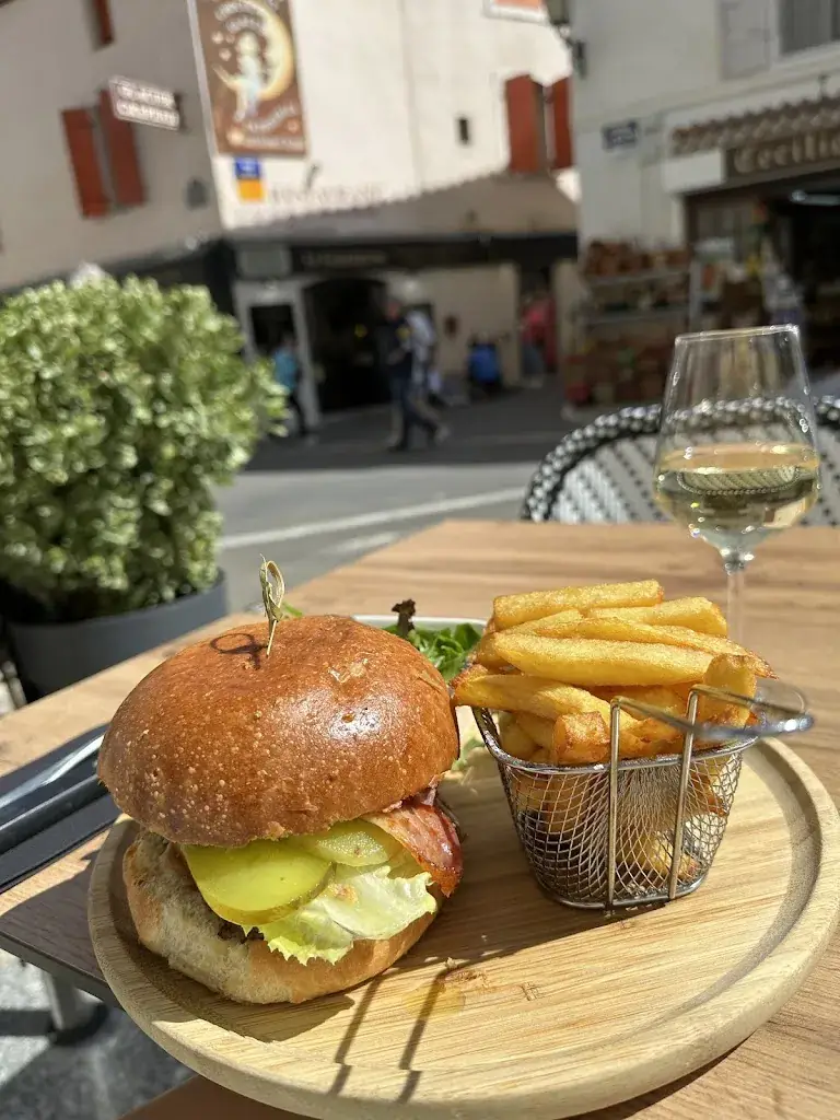 Marya Filatova_Le Goustarou_Saint-Rémy-de-Provence_recensione