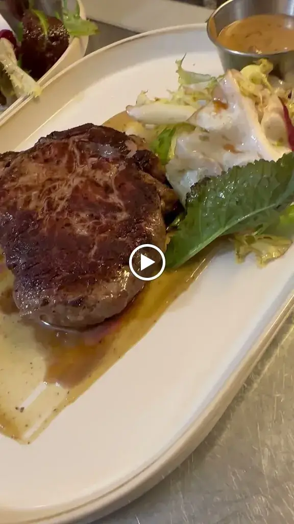 Café De la Place_Marseille_slider_image_2