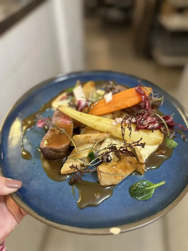 Café De la Place_Marseille_slider_image_3