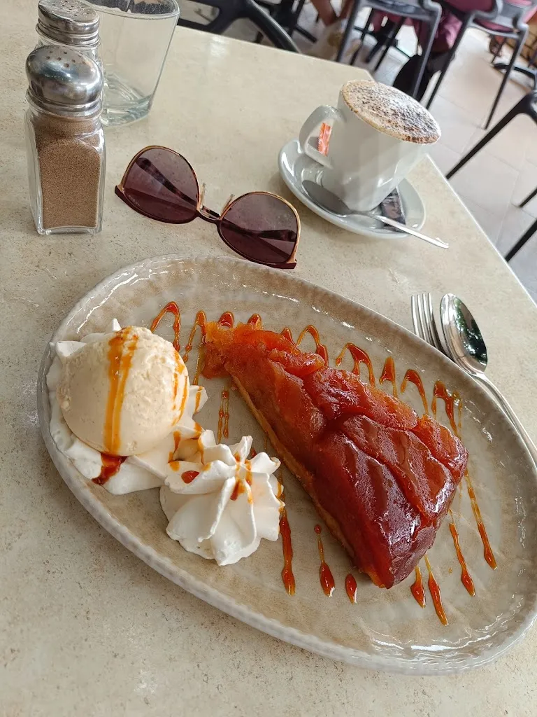 Chanté Dunckley_Le Néapolis_Mandelieu-la-Napoule_review