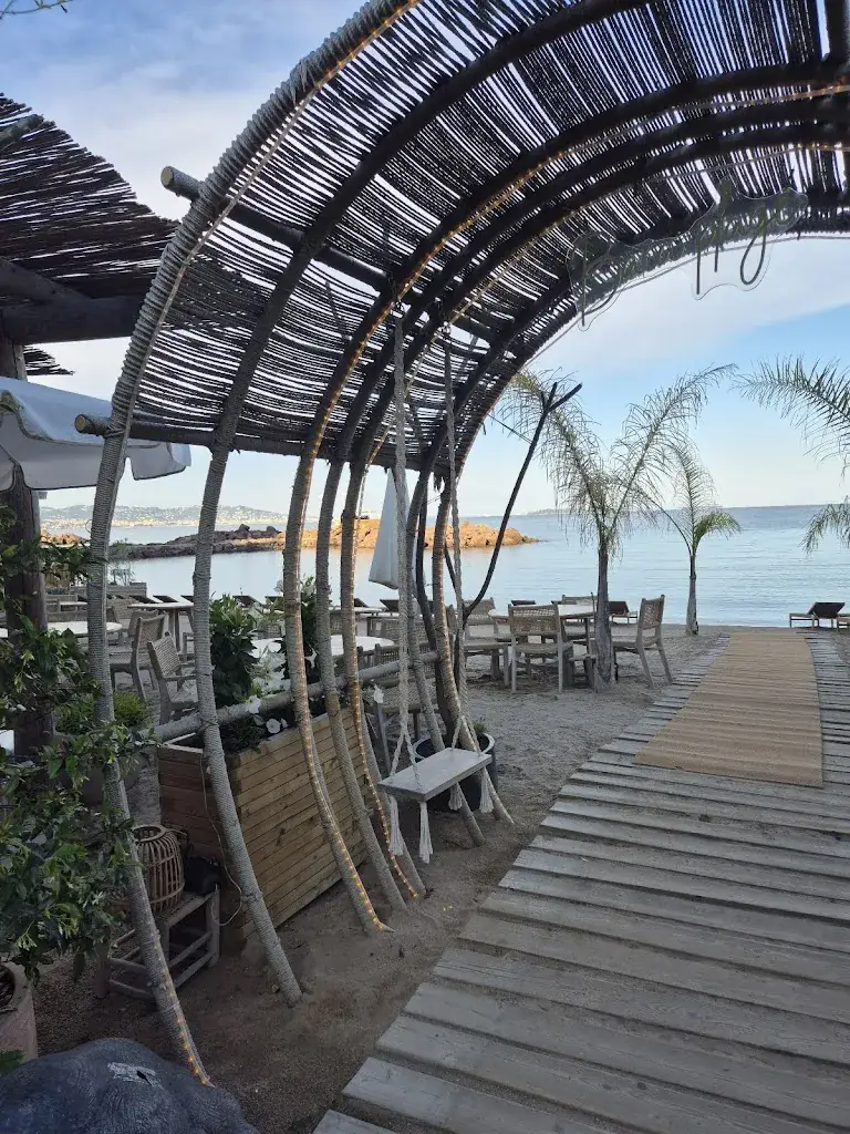 Anja Fleischmann_BAIA PLAGE_Mandelieu-la-Napoule_review