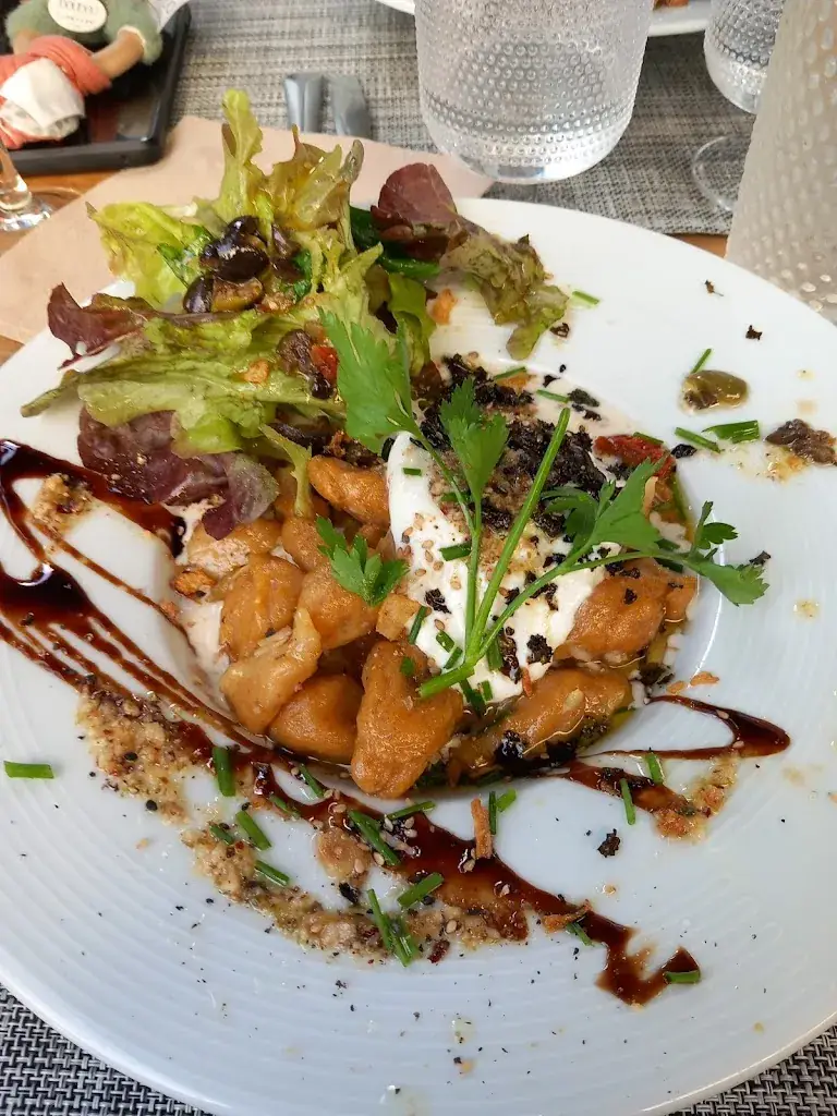 Joelle Burnel_Petit Bambou Café_Mandelieu-la-Napoule_Bewertung