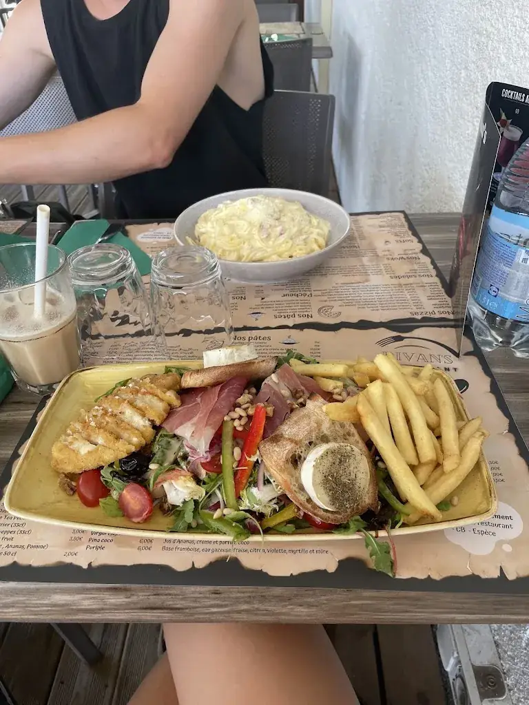 Megan Evans_divan's_Mandelieu-la-Napoule_review