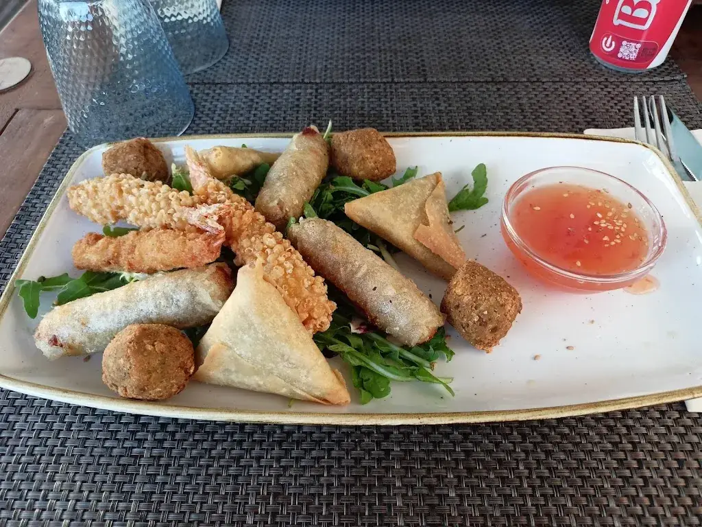 divan's_Mandelieu-la-Napoule_slider_image_2