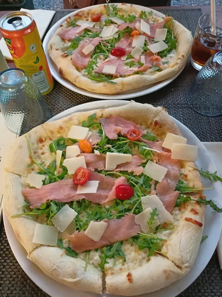 divan's_Mandelieu-la-Napoule_slider_image_3