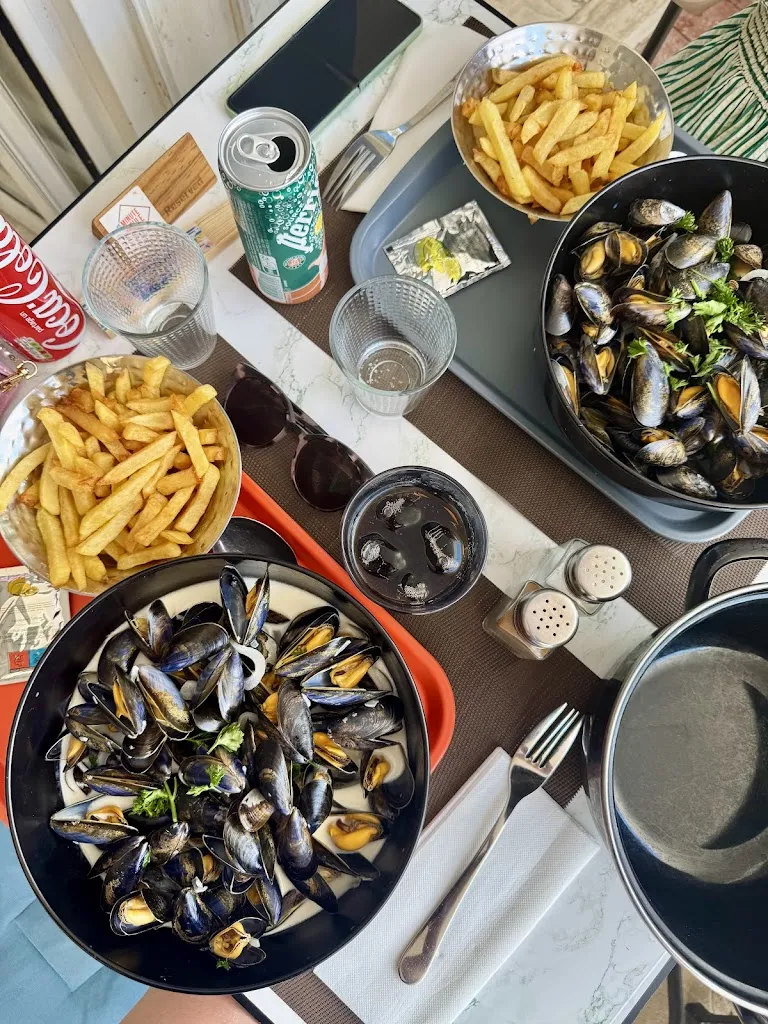 Deborah Wacholder_La Minute Moule Cannes Marina - Restaurant Mandelieu La Napoule_Mandelieu-la-Napoule_review