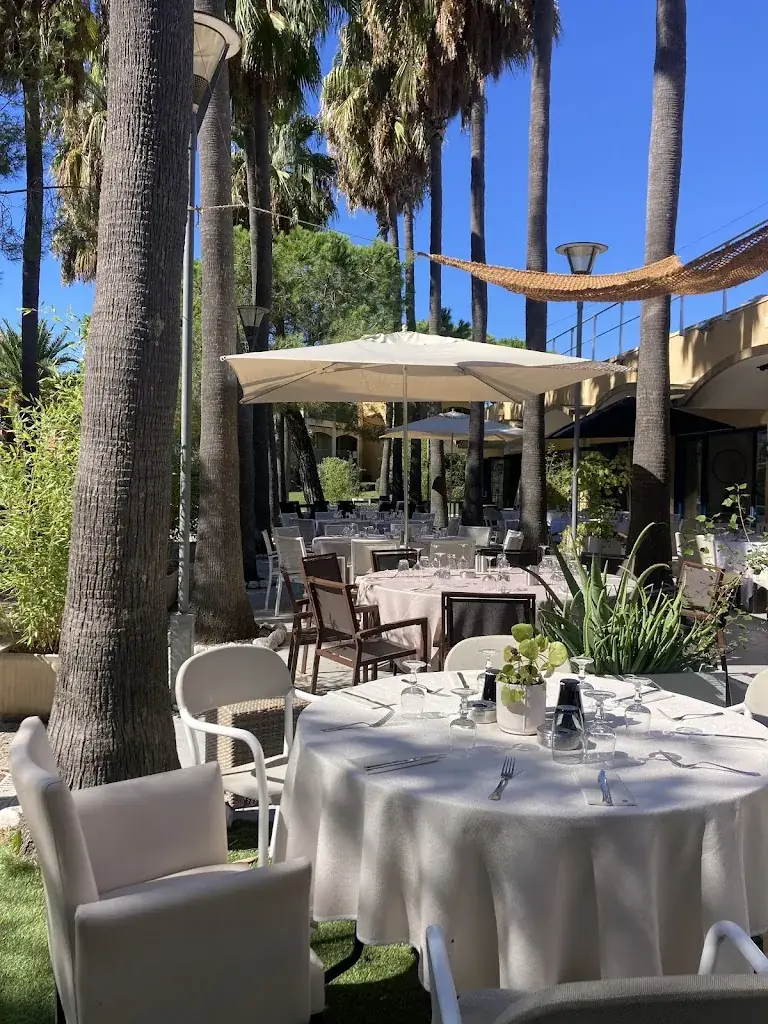 Le Crusoé by Robinson restaurant in Mandelieu-la-Napoule