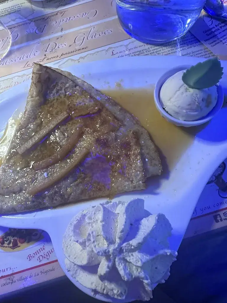 Vanda B_Cascade des Glaces_Mandelieu-la-Napoule_recensione