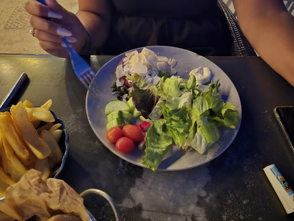 Bastien Sehier_la guinguette de la siagne_Mandelieu-la-Napoule_review