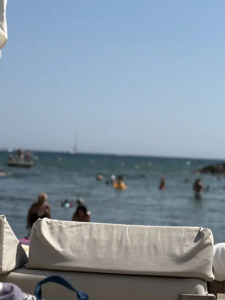 Matias Spinola_Cala Mia_Mandelieu-la-Napoule_review