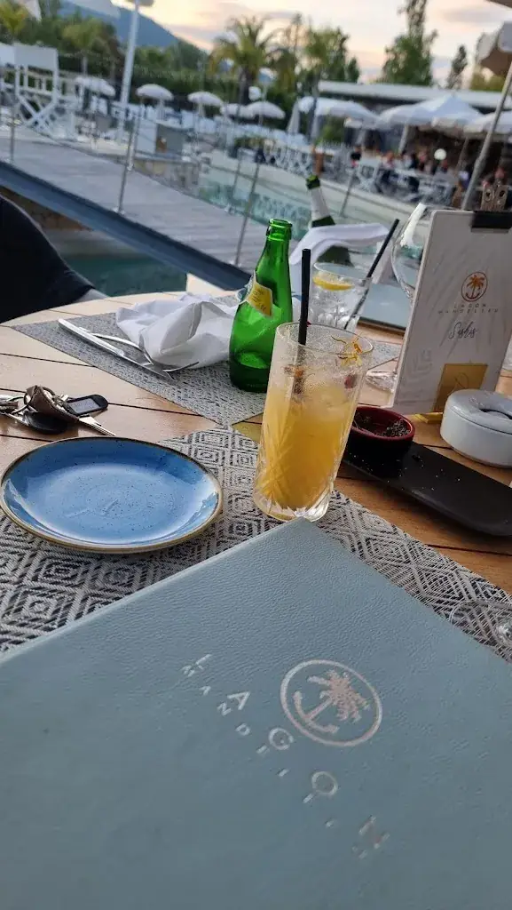 Menu_Le Lagon Mandelieu - Pool Club - Restaurant - Cocktails à Mandelieu_Mandelieu-la-Napoule_image_5