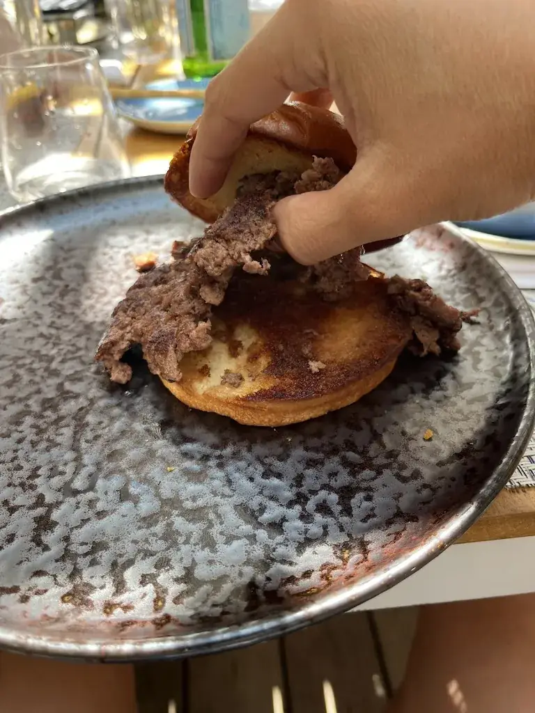 Jolan Dos Santos_Le Lagon Mandelieu - Pool Club - Restaurant - Cocktails à Mandelieu_Mandelieu-la-Napoule_avis